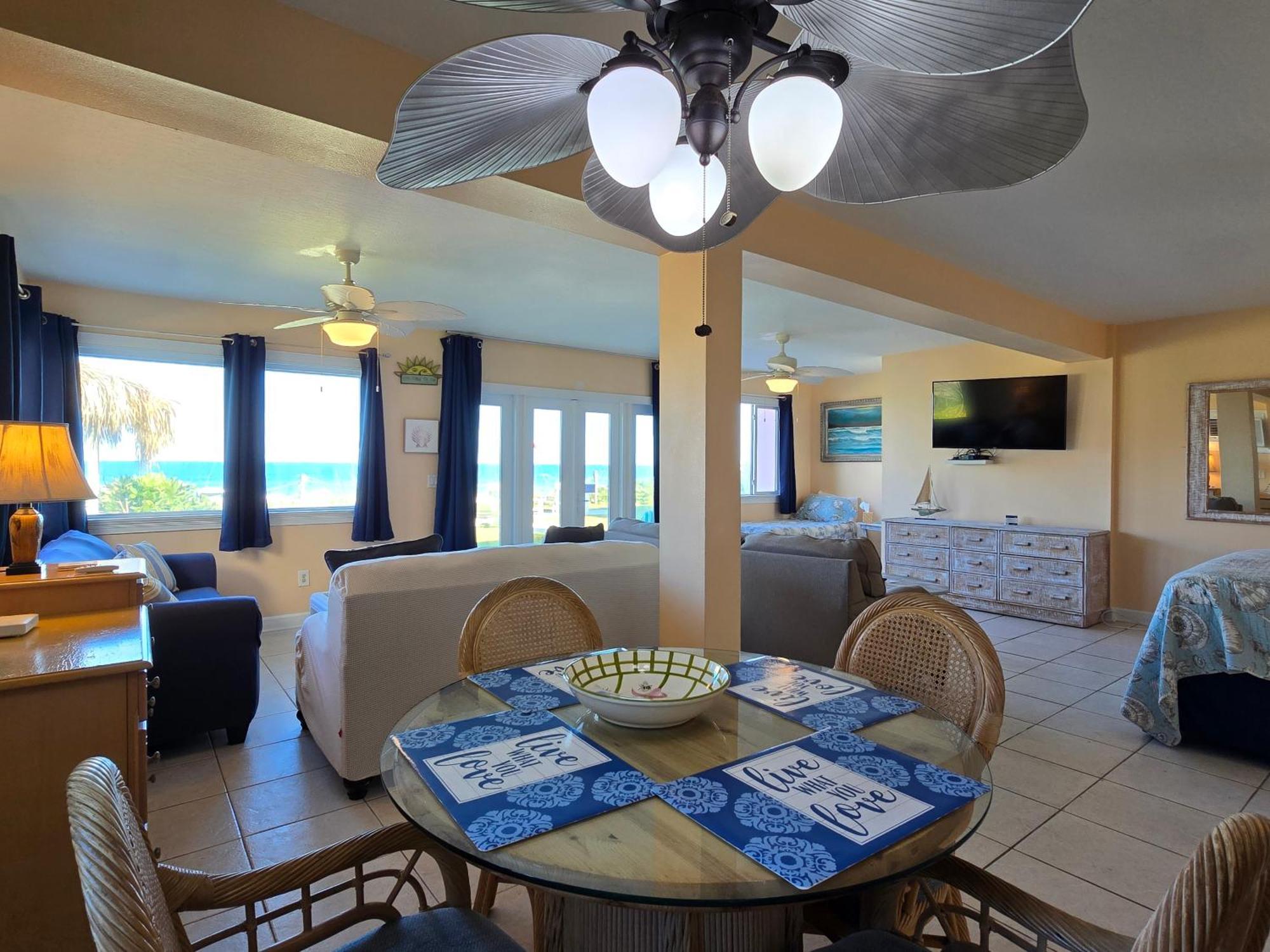 Motel Oceanfront Sea Scape